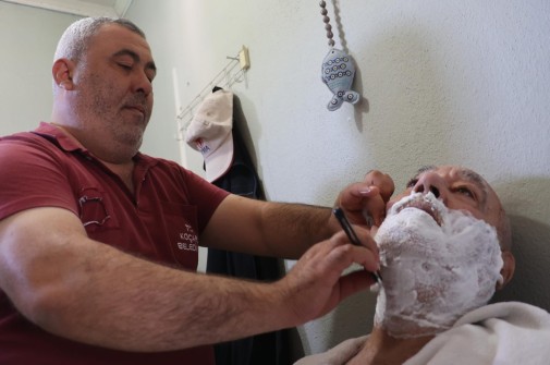 Koçarlı Belediyesi'nden Ücretsiz Berber Hizmeti